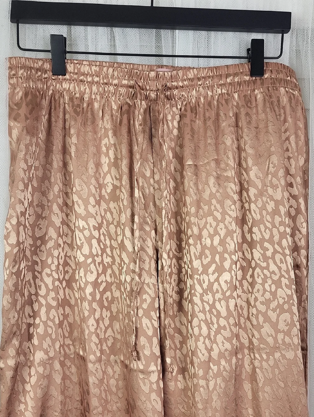 Show Me Your‎ Mumu Satin Leopard Jacquard Pajama Pants — Rose. Size L